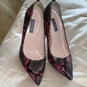SJP by Sarah Jessica Parker Pink and Black Snakeskin Pointed Pumps